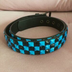 Hot Topic black and blue pyramid stud belt like new XL studded